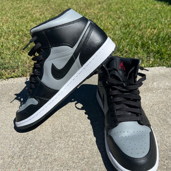 Jordan 1 Mid Shadow Red - Picture 4 of 8